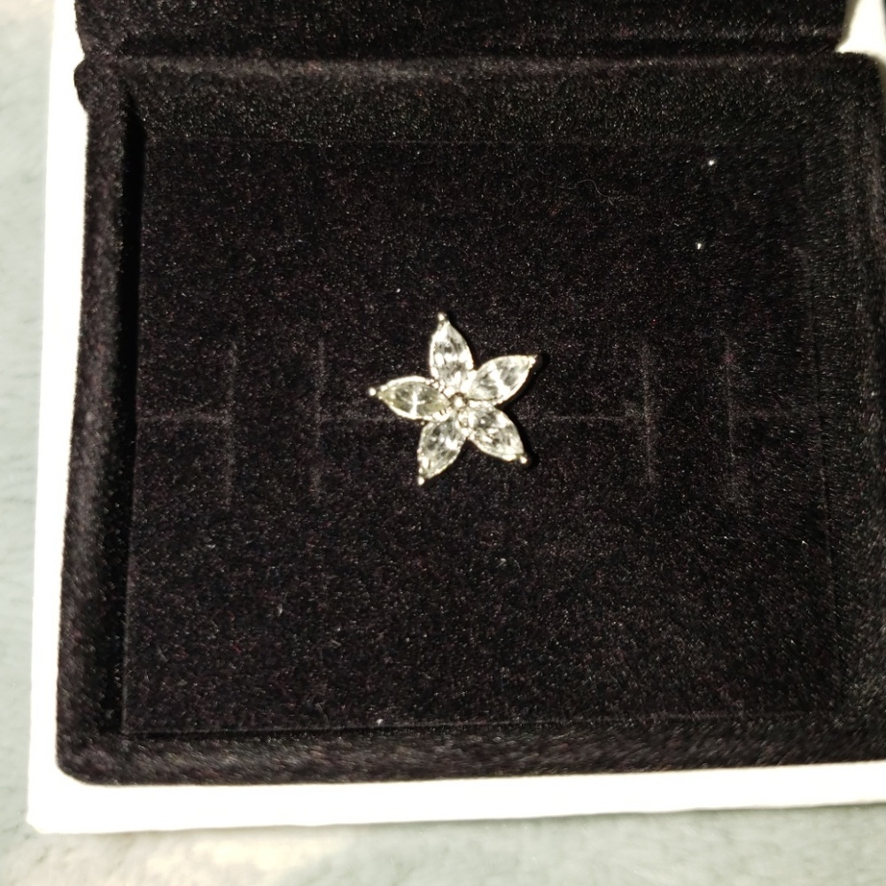 NWOT flower piercing (2 for 10)